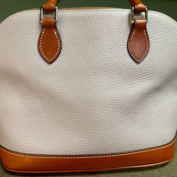 Dooney & Bourke - Purse - ONLY USED 1 TIME - Picture 6 of 7